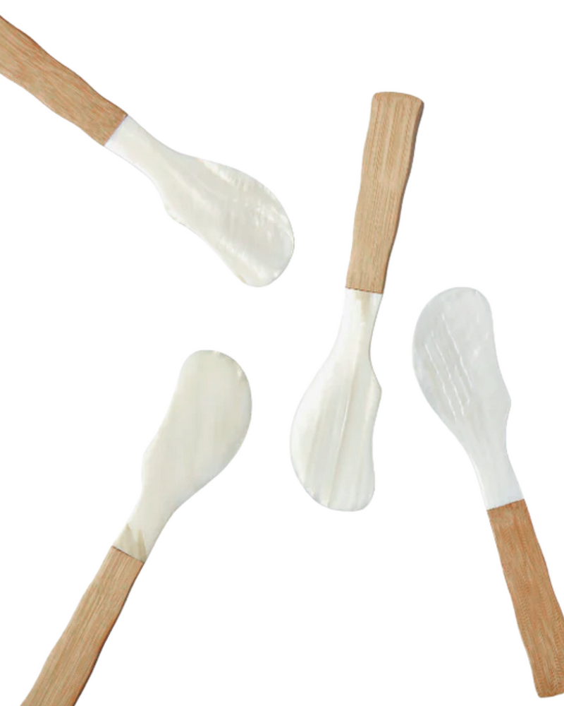 Shell And Bamboo Spreaders Set